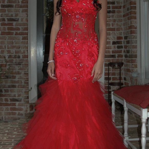 Jasz Couture Designer Gown - Picture 4 of 6